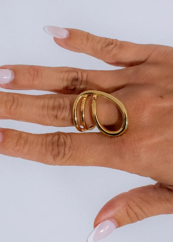 Modern Twist Ring Gold