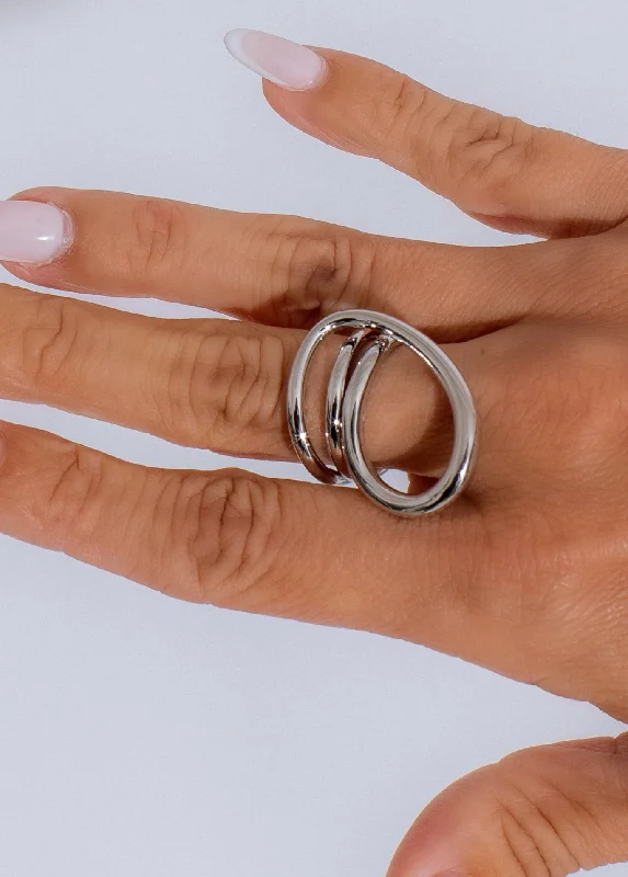 Modern Twist Ring Silver