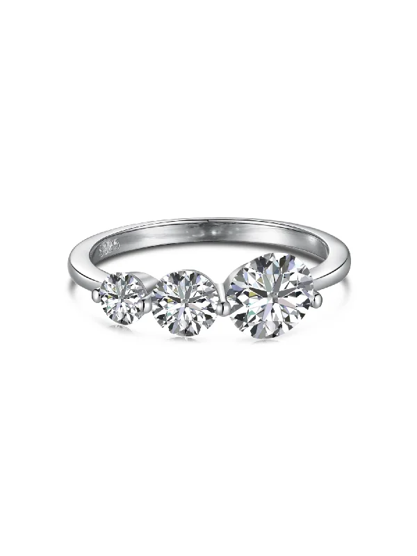 Round-Cut Three Sparkle Zircon Ring in s925