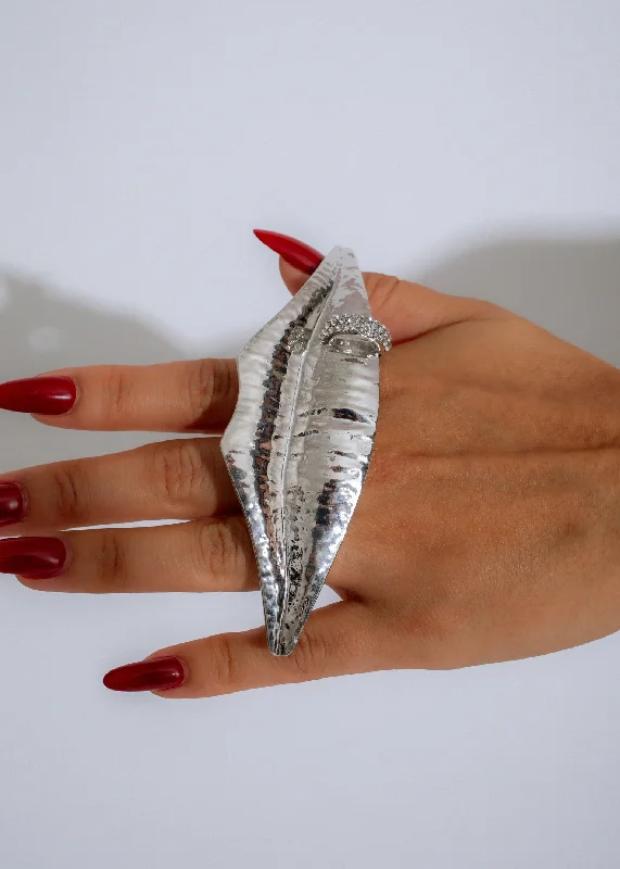 Solaris Lips Statement Ring Silver