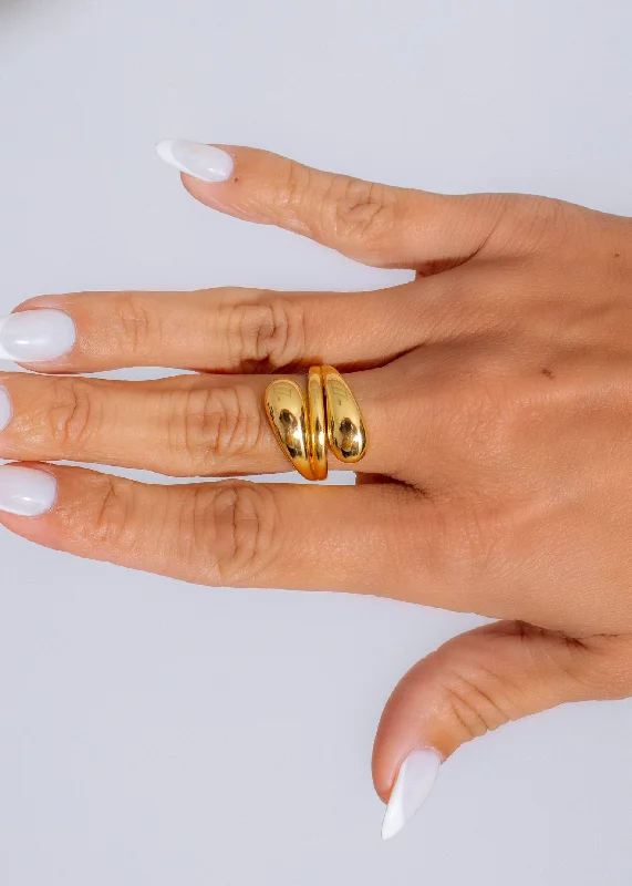 Spiral Sophistication Ring Gold