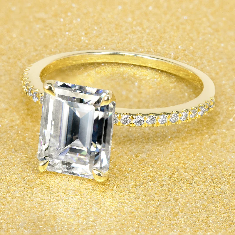 The Seren, 2.5ct Emerald-cut Minimalistic Slim Ring