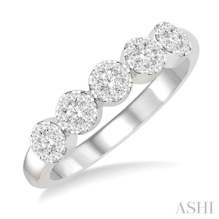 ROUND SHAPE 5 STONE LOVEBRIGHT ESSENTIAL DIAMOND WEDDING BAND