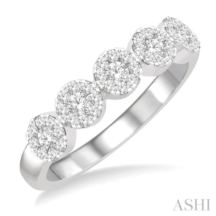 ROUND SHAPE 5 STONE LOVEBRIGHT ESSENTIAL DIAMOND WEDDING BAND