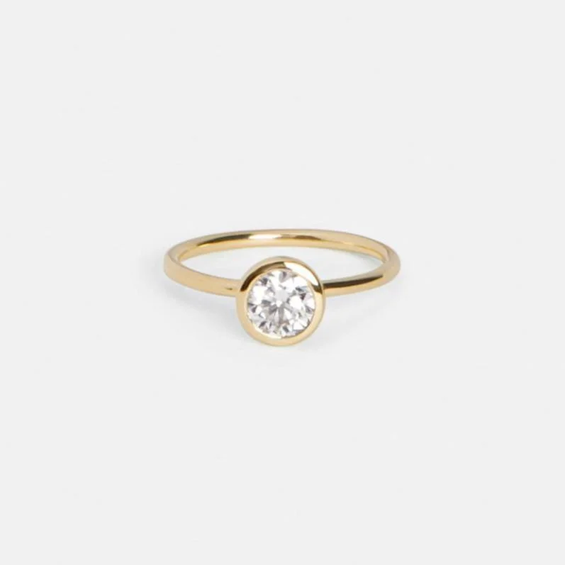 Arti Ring with 0.90ct Natural Diamond in Gold