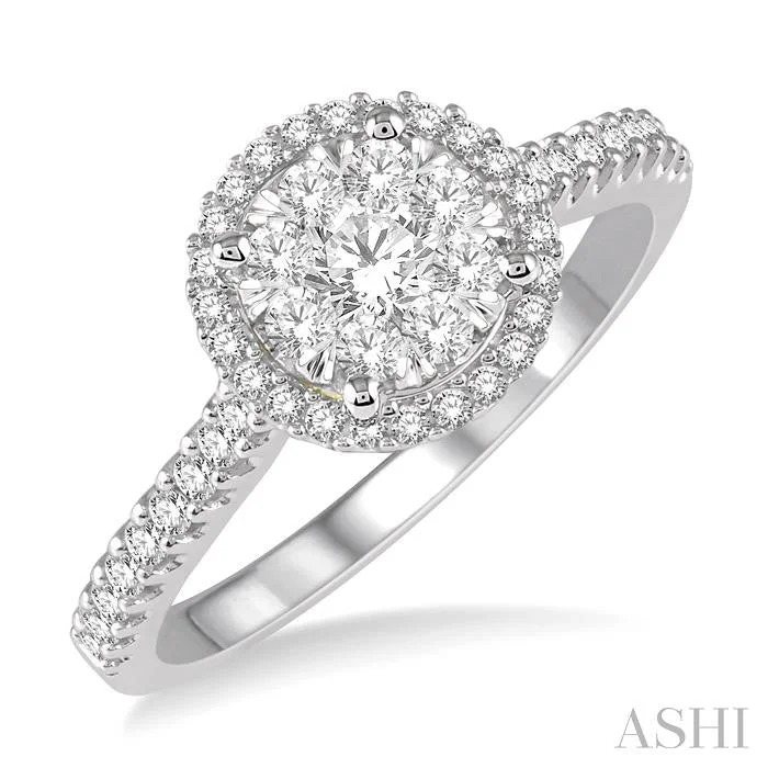 ROUND SHAPE HALO LOVEBRIGHT ESSENTIAL DIAMOND ENGAGEMENT RING