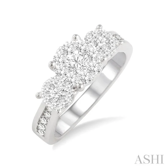 ROUND SHAPE PAST PRESENT & FUTURE LOVEBRIGHT ESSENTIAL DIAMOND RING