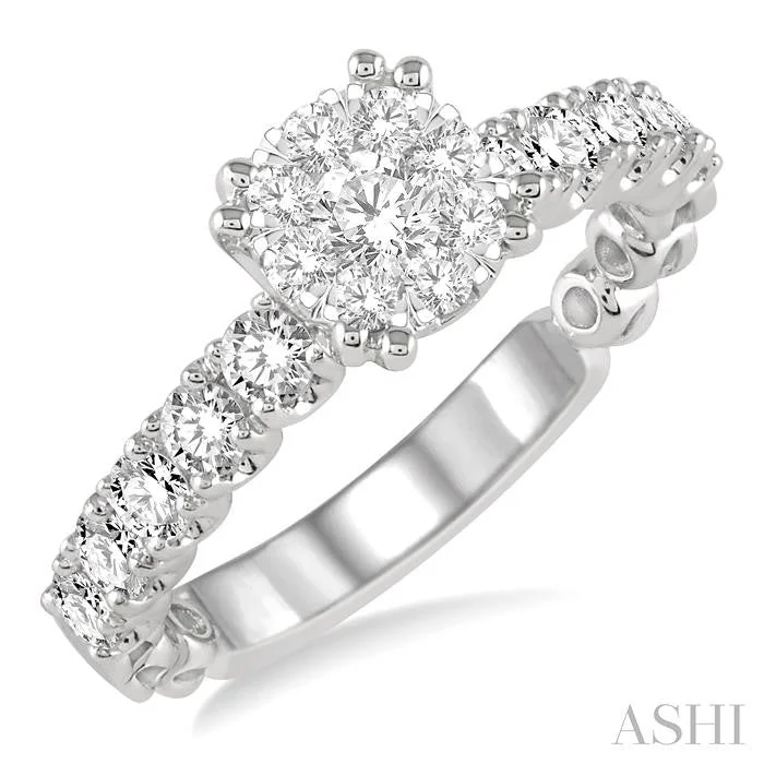 ROUND SHAPE LOVEBRIGHT DIAMOND ENGAGEMENT RING