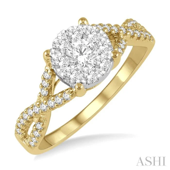 ROUND SHAPE LOVEBRIGHT DIAMOND ENGAGEMENT RING