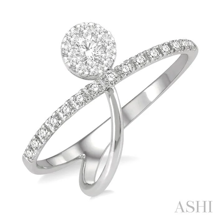 ROUND SHAPE LOVEBRIGHT DIAMOND FASHION RING