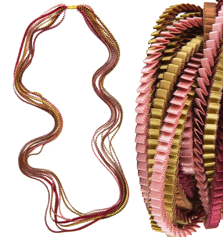 Pleated Necklace Pink/ Gold